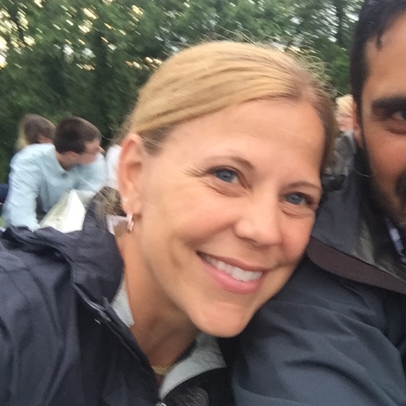 Meet your Posher, Caryn - Picture 1 of 1